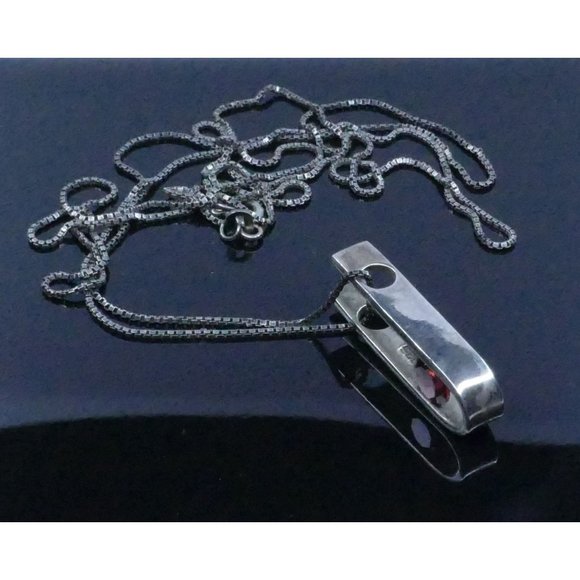 Modernist Sterling Silver Pendant Necklace With Garnet Gemstone On Long Box Chai - Picture 4 of 13